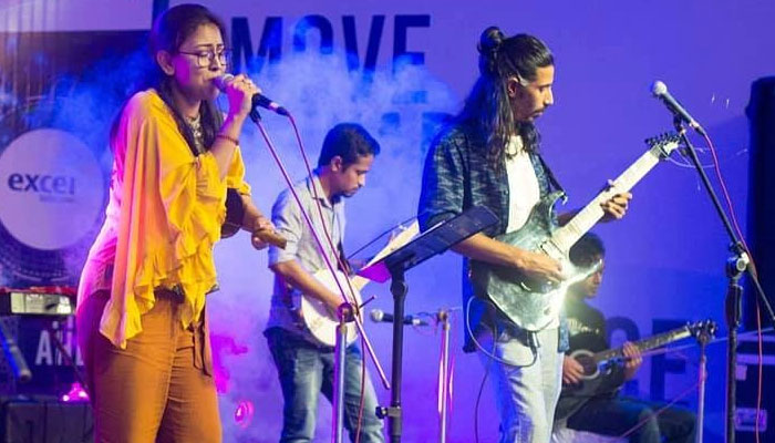 অনুমতি না নিয়েই গান গাইলেন চঞ্চল চৌধুরী ও শাওন