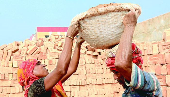 শ্রমিকদের জন্য শ্রম আইন প্রণয়ণের দাবি