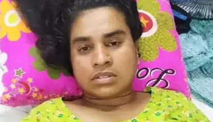 সড়ক দুর্ঘটনায় পা হারাল স্ত্রী, জীবন সংকটাপন্ন