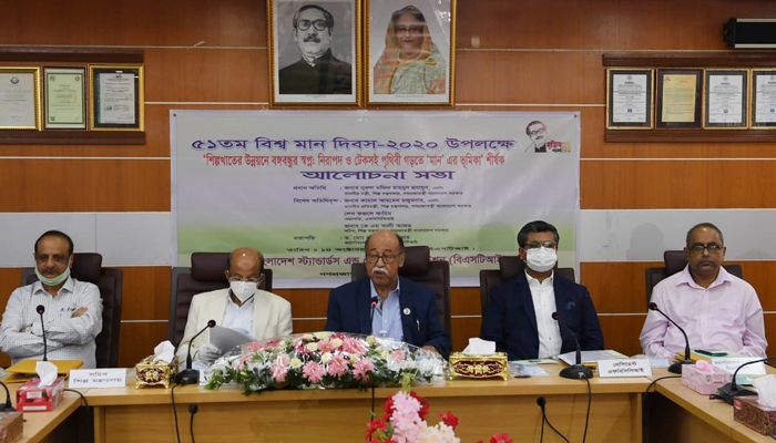 দৃষ্টিনন্দন মোড়ক নয়, গুণগত মান অর্জনের তাগিদ