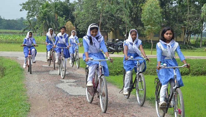 সীমিত পরিসরে শিক্ষাপ্রতিষ্ঠান খোলার চিন্তা