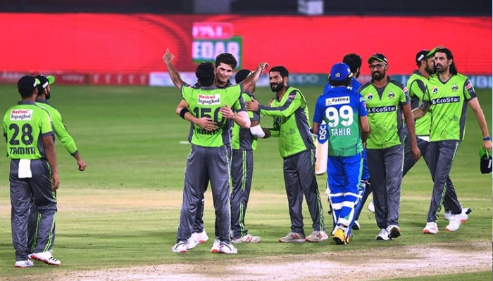পিএসএল খেলতে গিয়ে বাংলা শেখাচ্ছেন তামিম
