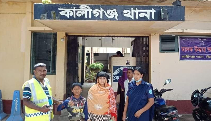 হারিয়ে যাওয়া শিশুদের মায়ের কোলে ফিরিয়ে দিলো পুলিশ
