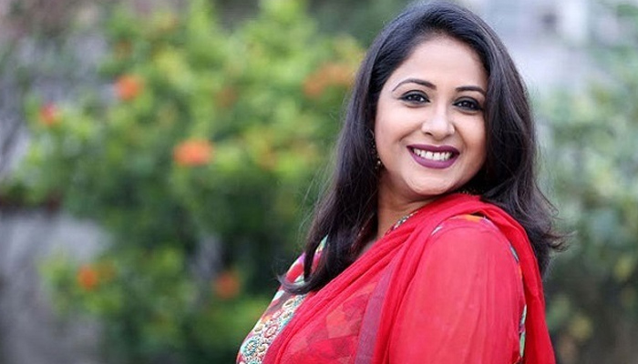 মঞ্চে ফিরেছেন চুমকি