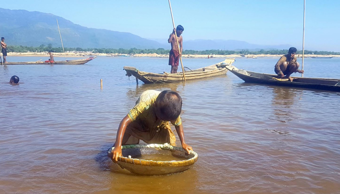 ‘দয়া কইরা আমরারে বাঁচতে দেইন’