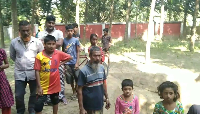 কবরস্থানে হাঁড়ি, গুপ্তধনের গুঞ্জন