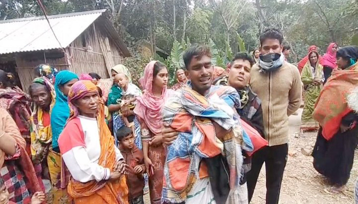 কালিয়ায় অগ্নিদগ্ধে শিশুর মৃত্যু, বসতঘর পুড়ে ছাই