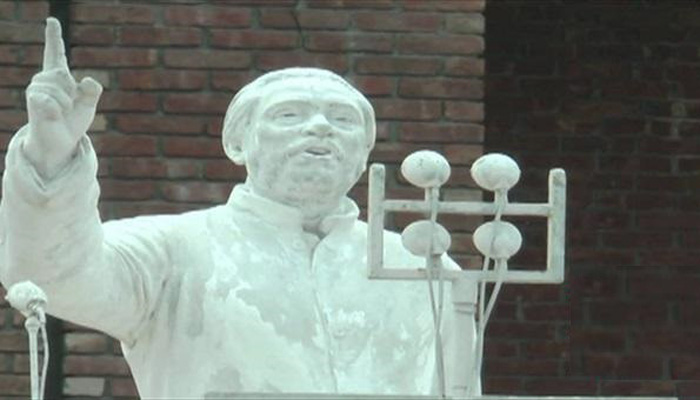 দেশের সকল ভাস্কর্য রক্ষায় হাইকোর্টে রিট