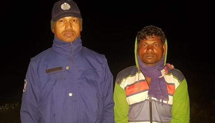 চরমোন্তাজে গরুচোর আটক, ২ গরু উদ্ধার