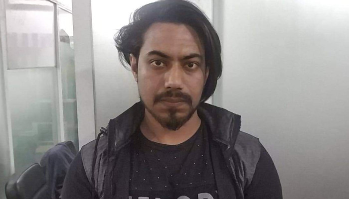 শিশুদের পর্নো ছবি-ভিডিও আপলোড করতেন আজম