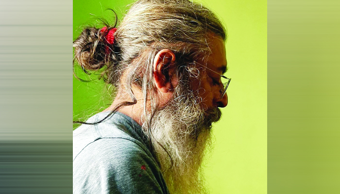 সোনালিধূসর ধ্রুব-কুহক