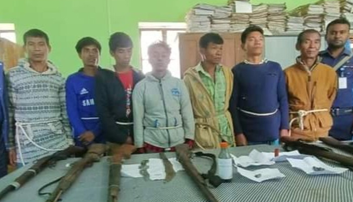 বিলাইছড়িতে জেএসএস'র ৭ অস্ত্রধারী আটক