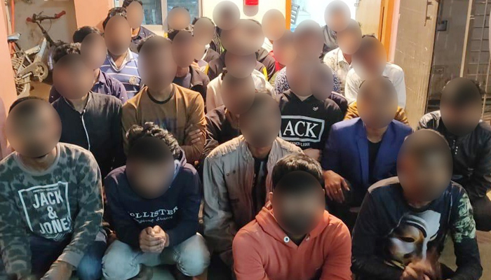 হাতিরঝিলে আরও ৩১ উত্যক্তকারী কিশোর আটক