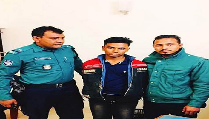 সিলেটে ভাই-বোনসহ সৎ মাকে কুপিয়ে হত্যা, ঘাতক আটক