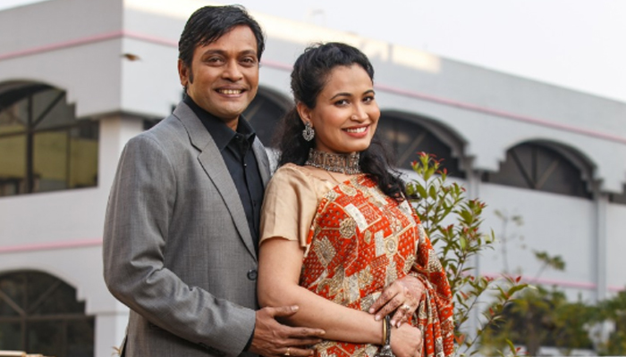 আলো আঁধারে মিলন-চৈতী
