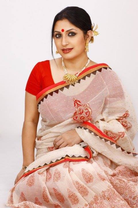 পঞ্চাশেও অনন্য বিপাশা