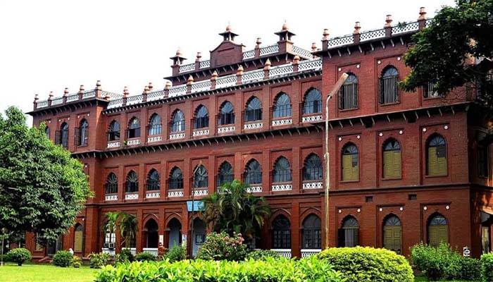 ঢাবি শিক্ষার্থীদের ৩১ মার্চের মধ্যে করোনার টিকার নিবন্ধনের নির্দেশ