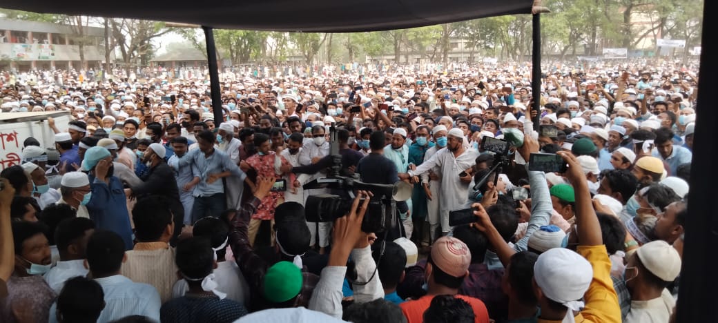 বাবা-মায়ের পাশে চিরনিদ্রায় ব্যারিস্টার মওদুদ