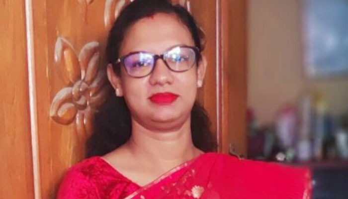কর্মস্থলে যোগ দিয়েই বদলি হলেন সাব-রেজিস্ট্রার স্বপ্না