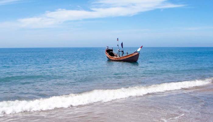 ৯৯৯ এ ডায়াল করে ছেঁড়া দ্বীপ থেকে উদ্ধার ১৫ পর্যটক