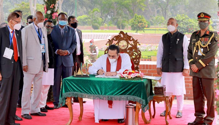 বীর শহীদদের প্রতি শ্রদ্ধা জানালেন রাজাপাকসে