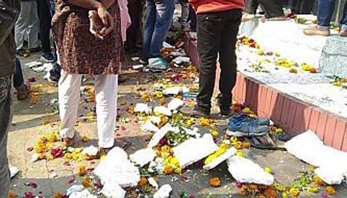 যশোরে সাংবাদিক ও স্বাস্থ্য কর্মকর্তাদের সঙ্গে অশোভন আচরণের অভিযোগ
