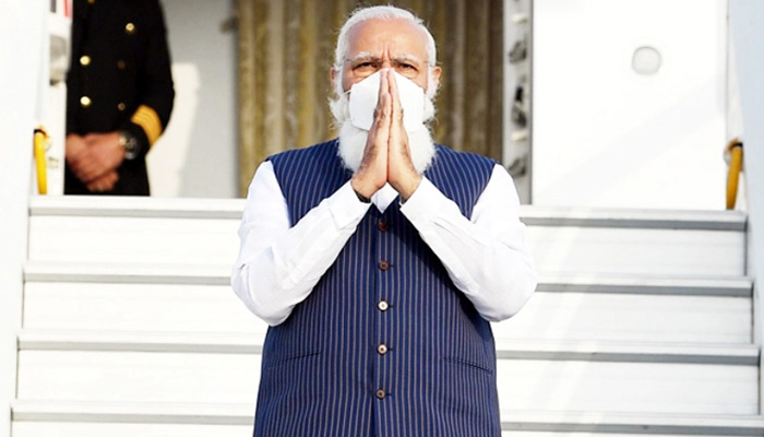 ঢাকার পথে মোদি, বিমানের সিঁড়িতে দাঁড়ানো ছবি শেয়ার