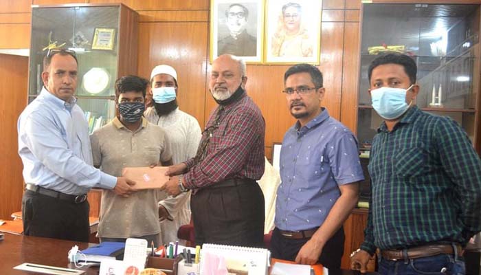 মোবাইল কেনার টাকা পাবেন নোবিপ্রবির ১৩২ শিক্ষার্থী