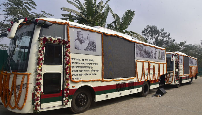 জাতির শিখা জ্বালিয়ে রেখেছে শিখা চিরন্তন
