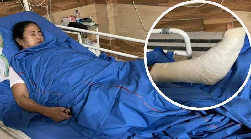 পায়ের গোড়ালিতে চিড়, হাসপাতালে মমতা ব্যানার্জি