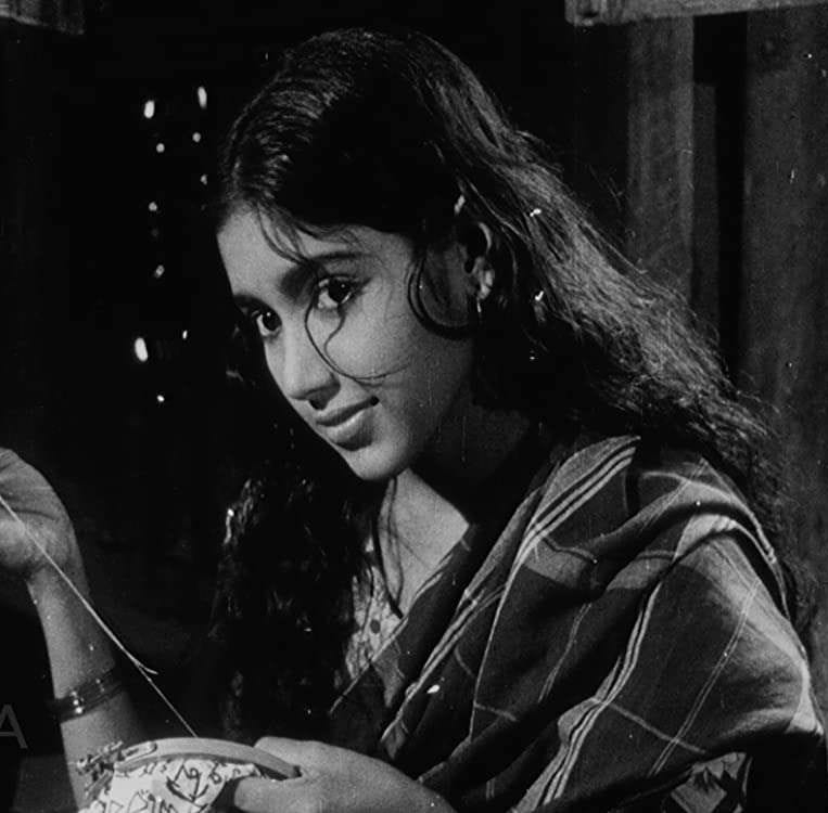 কবরী: যে হাসি চির অমলিন