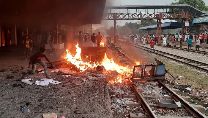 ব্রাহ্মণবাড়িয়ায় তাণ্ডব: ২০ মাদ্রাসা ছাত্র বহিষ্কার