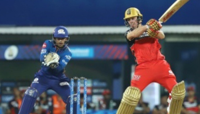 মুম্বাইকে হারিয়ে জয়ে শুরু বেঙ্গালুরুর
