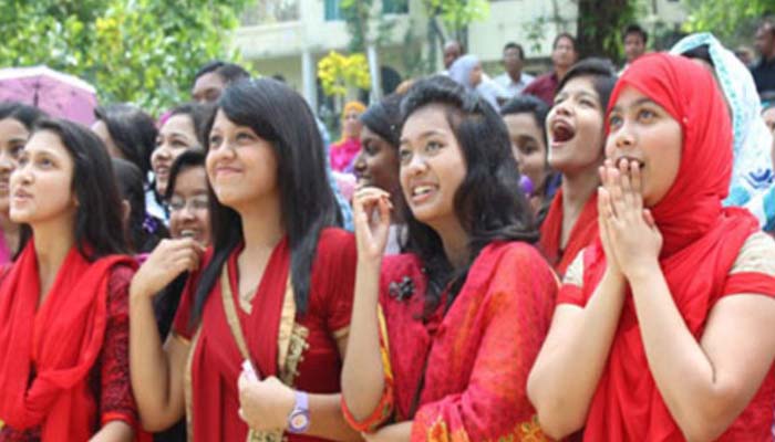 এমবিবিএস পরীক্ষার ফলে এগিয়ে মেয়েরা