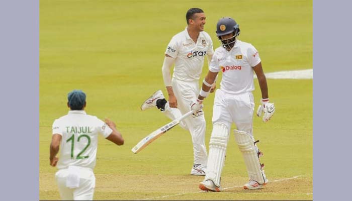 চার উইকেট হারিয়ে চাপে শ্রীলঙ্কা