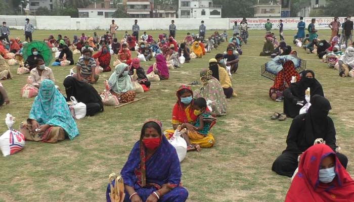 এক হাজার কর্মহীন পরিবারের মাঝে প্রধানমন্ত্রীর উপহার বিতরণ