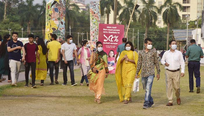 হতাশা কাটিয়ে ঘুরে দাঁড়ালো বইমেলা