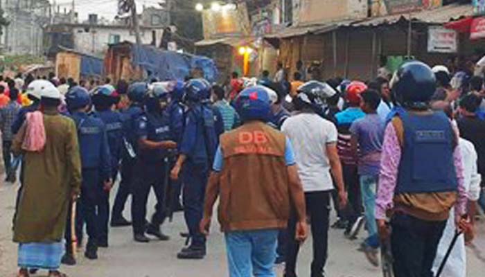 বসুরহাটে সংঘর্ষের ঘটনায় পাল্টাপাল্টি মামলা
