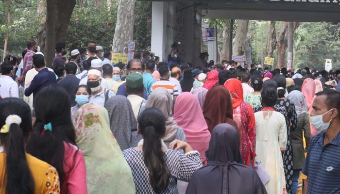 স্বাস্থ্যবিধির বালাই নেই মেডিকেল ভর্তি পরীক্ষায়