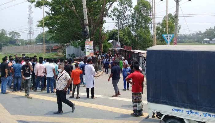 শ্রীনগরে মুজিববর্ষের গেইট নির্মাণকে কেন্দ্র করে ধাওয়া-পাল্টা ধাওয়া