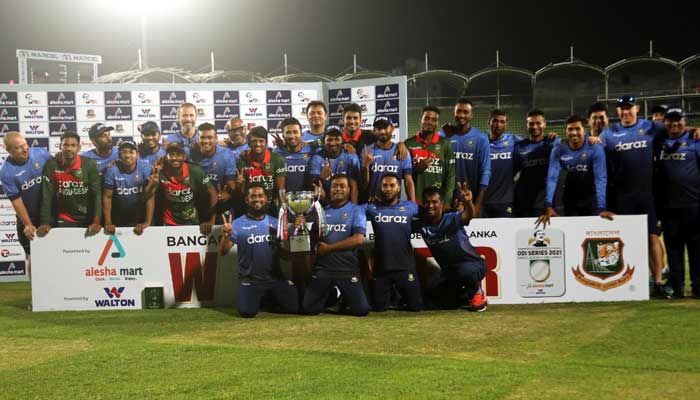 টাইগারদের ভুলে হোয়াইটওয়াশ এড়াল শ্রীলঙ্কা