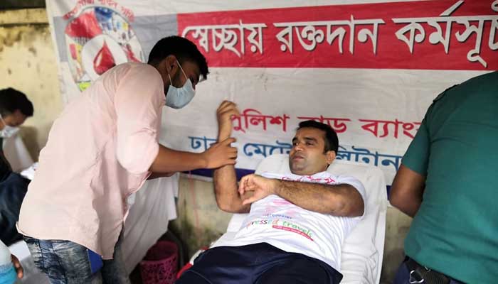 ‘আলোর সন্ধানে’র রক্তদান কর্মসূচি