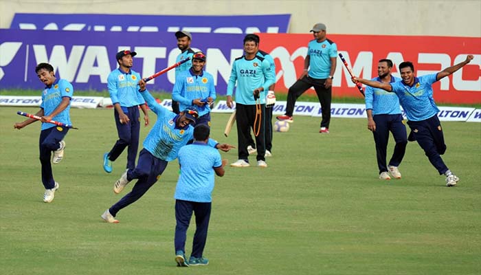 ঢাকা প্রিমিয়ার লিগের শিরোপা জিতল আবাহনী