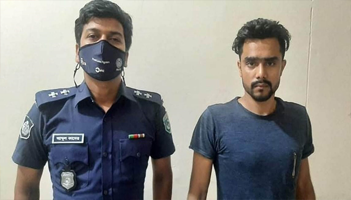 নেশার টাকা না পেয়ে বাবা-মাকে পিটিয়ে আহত