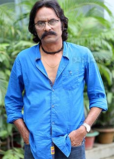 সালাহউদ্দিন লাভলুর ‘দ্য ডিরেক্টর’