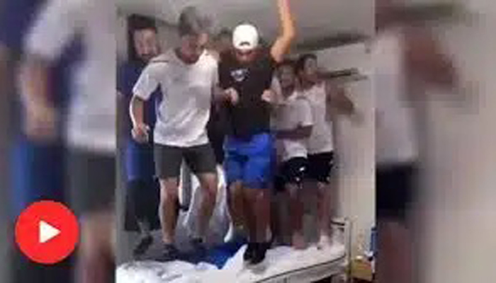 অবশেষে ভাঙল অলিম্পিকের সেই খাট, ভিডিও ভাইরাল