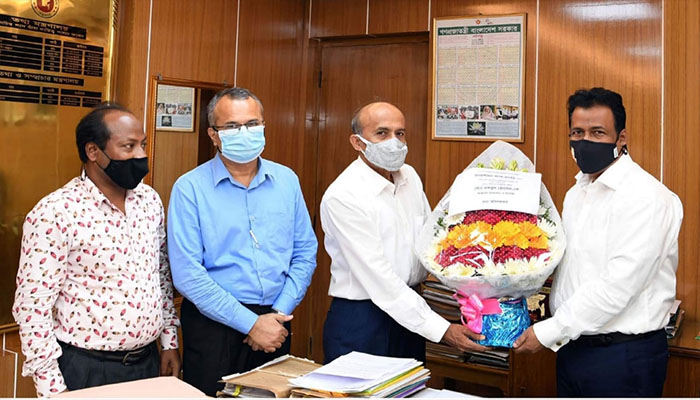 জনপ্রশাসন পদকে ভূষিত তথ্যসচিবকে বিভিন্ন সংস্থার অভিনন্দন