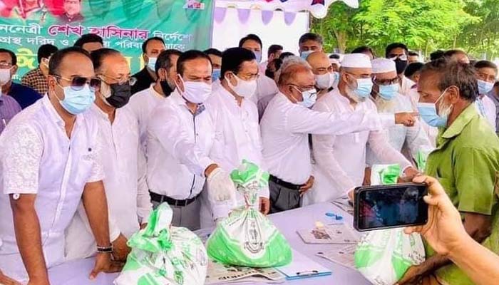 অসচ্ছল মানুষের পাশে দাঁড়াতে বিত্তবানদের প্রতি নানকের আহ্বান