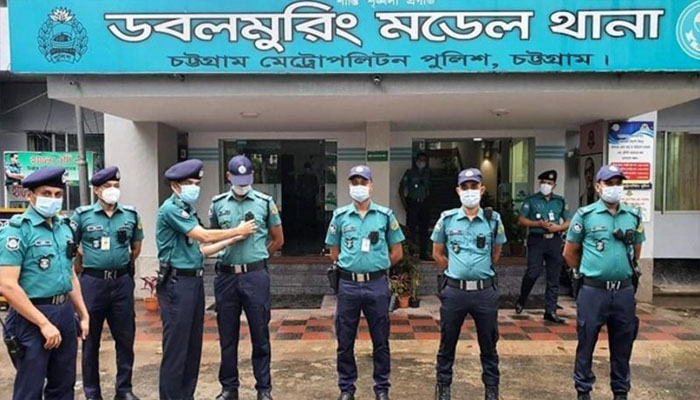 চট্টগ্রামের ৪ থানায় পুলিশের ‘বডি ওর্ন ক্যামেরা’
