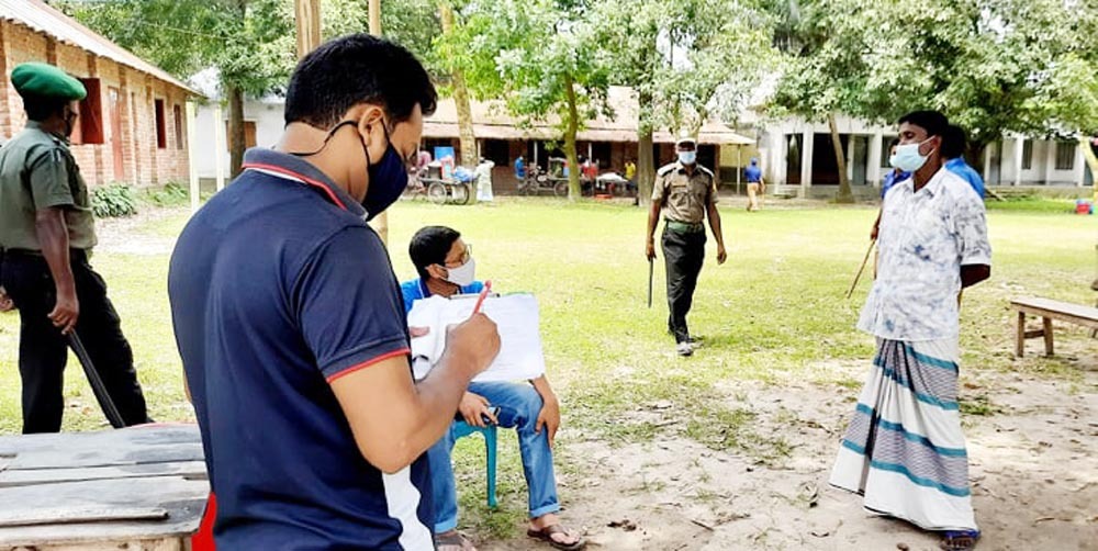 তেঁতুলিয়া ও বোদায় পশুরহাট বন্ধ করে দিল প্রশাসন